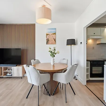 Cozy Sea-view Apartment